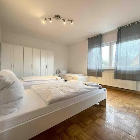 Am111 - Grosse Monteurwohnung Uebergangswohnung Mit Balkon Appartement *