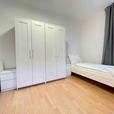 Am111 - Grosse Monteurwohnung Uebergangswohnung Mit Balkon *